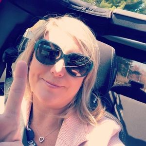 Meet your Posher, Casey